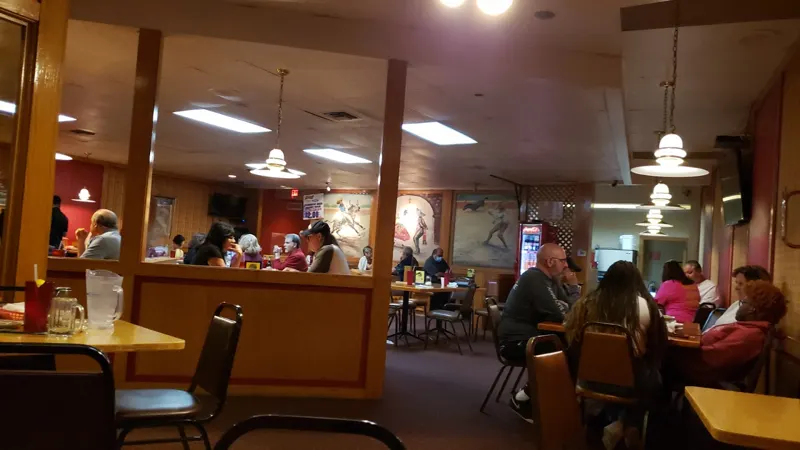 Full dining room on a weekend night